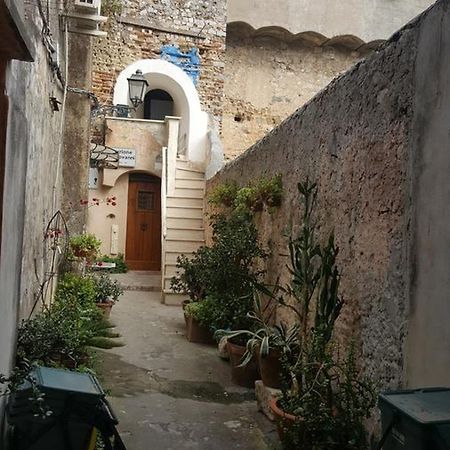 Torrione San Giovanni II แตร์ราชินา ภายนอก รูปภาพ
